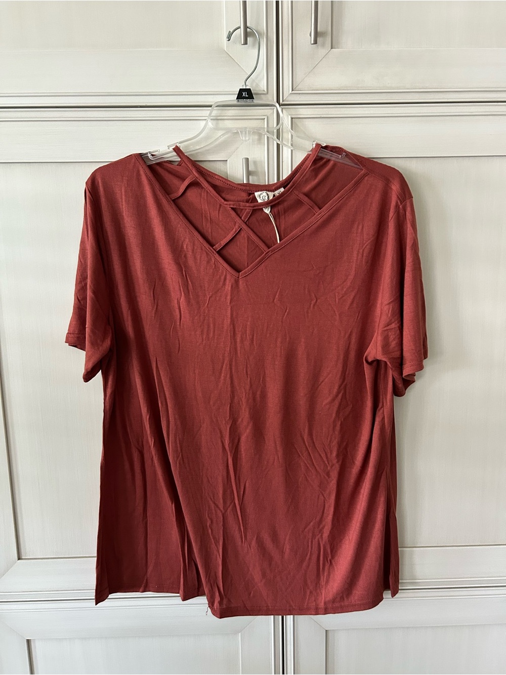 Women's Rust Crisscross V-Neck Short-Sleeve Top